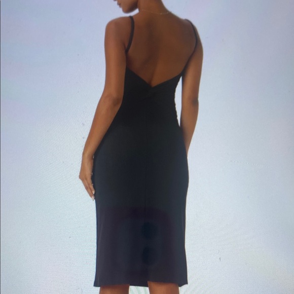 SMALL.  HALARA RIBBED STRETCHY TWISTED BACKLESS MIDI DRESS - Picture 4 of 10